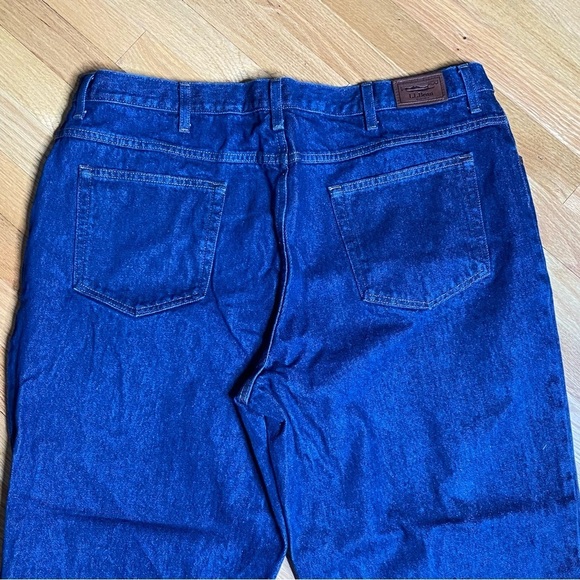 LL Bean Relaxed Fit Men's Denim Jeans 42x34 Denim 100% Cotton Workwear Straight - Picture 3 of 8